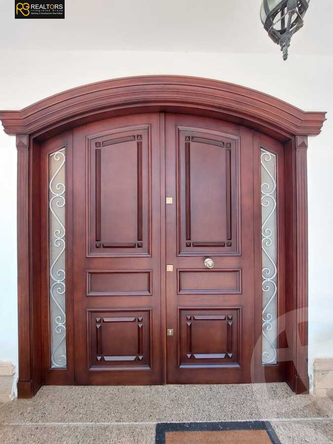 https://aqarmap.com.eg/ar/listing/5447568-for-sale-cairo-el-sheikh-zayed-city-compounds-royal-city