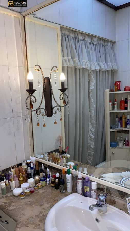 https://aqarmap.com.eg/ar/listing/5451113-for-sale-cairo-el-sheikh-zayed-city-compounds-el-rabwa