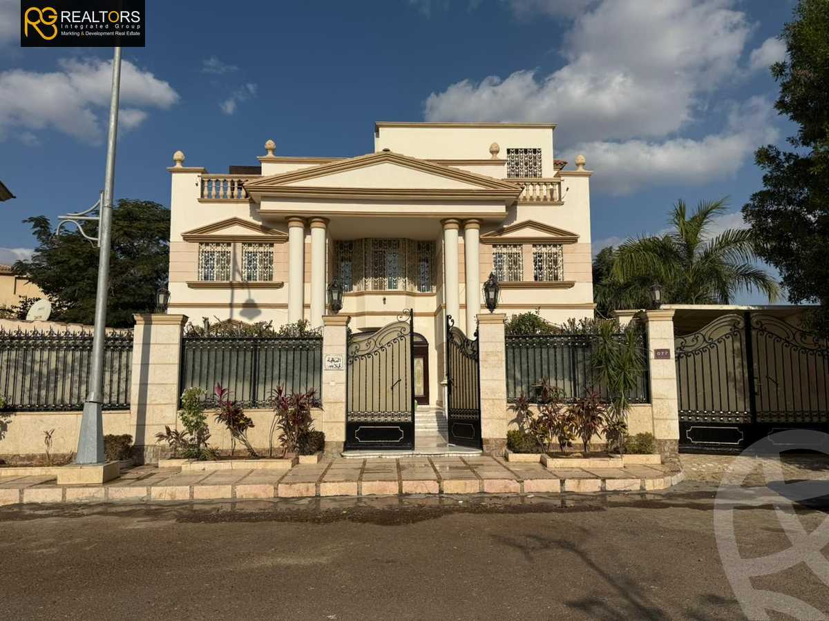 https://aqarmap.com.eg/en/listing/5451359-for-sale-cairo-el-sheikh-zayed-city-compounds-royal-city