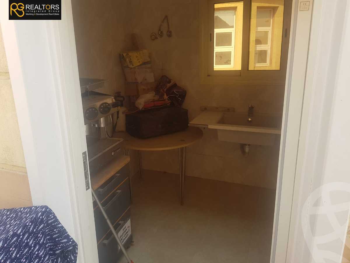 https://aqarmap.com.eg/en/listing/5474924-for-sale-cairo-el-sheikh-zayed-city-compounds-el-yasmeen-compound