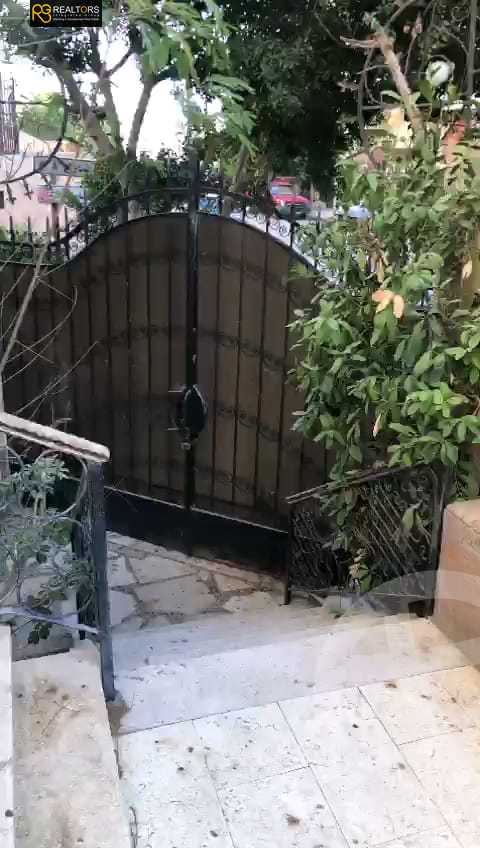 https://aqarmap.com.eg/ar/listing/5477819-for-sale-cairo-6th-of-october-el-ahyaa-neighborhood-3rd-al-hay-al-thalith-st