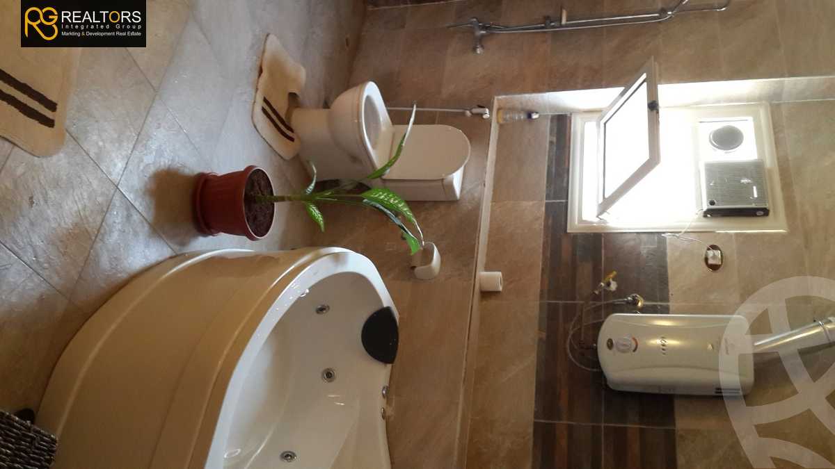 https://aqarmap.com.eg/ar/listing/5508656-for-sale-cairo-el-sheikh-zayed-city-compounds-el-yasmeen-compound