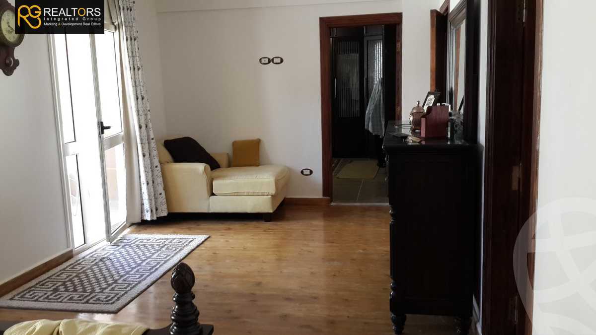 https://aqarmap.com.eg/ar/listing/5508656-for-sale-cairo-el-sheikh-zayed-city-compounds-el-yasmeen-compound