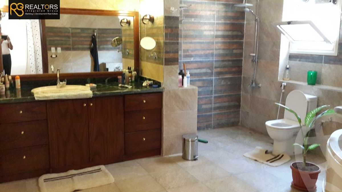 https://aqarmap.com.eg/ar/listing/5508656-for-sale-cairo-el-sheikh-zayed-city-compounds-el-yasmeen-compound