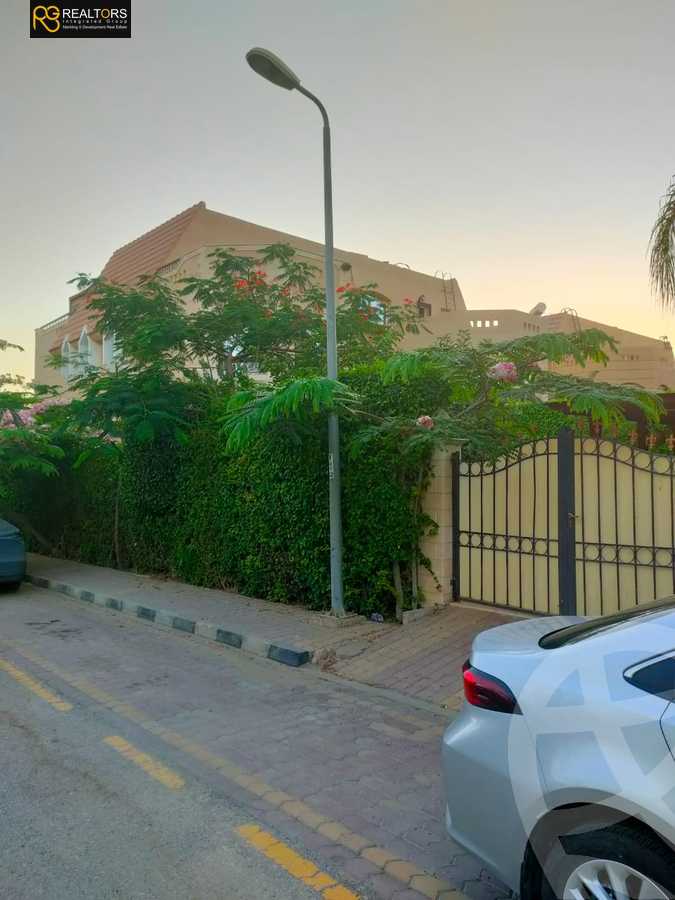 https://aqarmap.com.eg/ar/listing/5508718-for-sale-cairo-6th-of-october-compounds-mena-garden-city