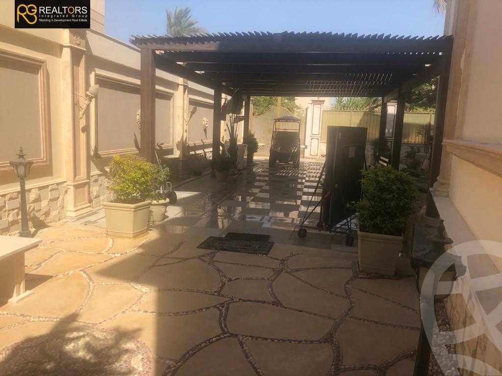 https://aqarmap.com.eg/en/listing/5511983-for-sale-cairo-el-sheikh-zayed-city-compounds-royal-city