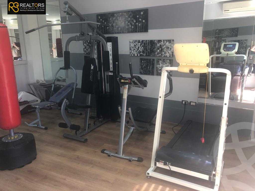 https://aqarmap.com.eg/en/listing/5511983-for-sale-cairo-el-sheikh-zayed-city-compounds-royal-city