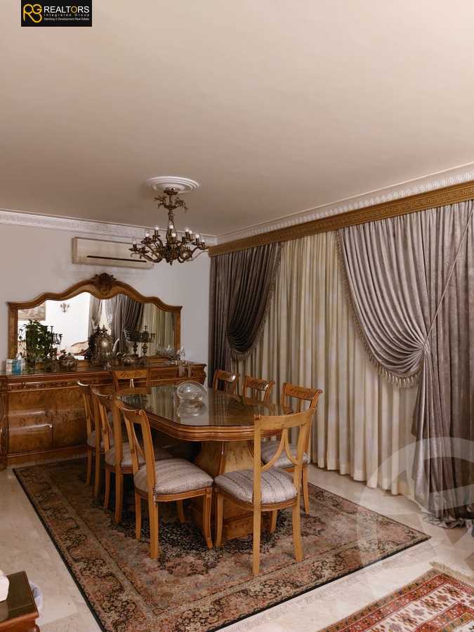 https://aqarmap.com.eg/en/listing/5554101-for-sale-cairo-el-sheikh-zayed-city-compounds-royal-city