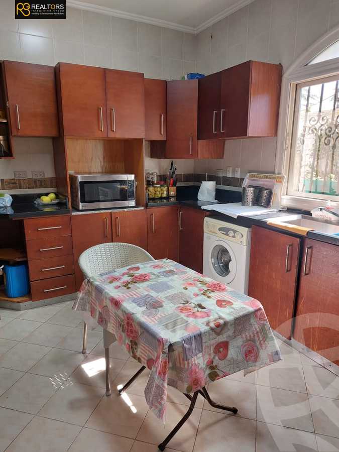 https://aqarmap.com.eg/en/listing/5554101-for-sale-cairo-el-sheikh-zayed-city-compounds-royal-city