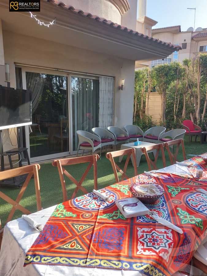 https://aqarmap.com.eg/en/listing/5554101-for-sale-cairo-el-sheikh-zayed-city-compounds-royal-city