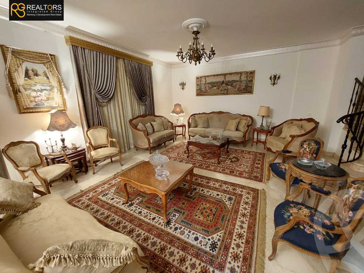 https://aqarmap.com.eg/en/listing/5554101-for-sale-cairo-el-sheikh-zayed-city-compounds-royal-city