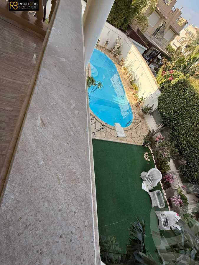 https://aqarmap.com.eg/en/listing/5554143-for-sale-cairo-el-sheikh-zayed-city-compounds-royal-city