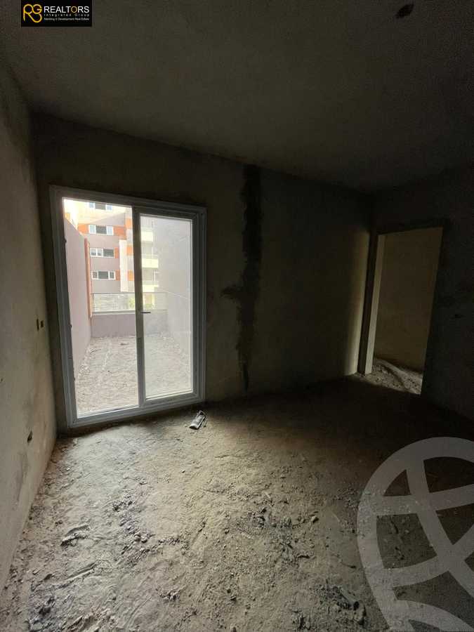 https://aqarmap.com.eg/en/listing/5554166-for-sale-cairo-el-sheikh-zayed-city-compounds-zayed-regency