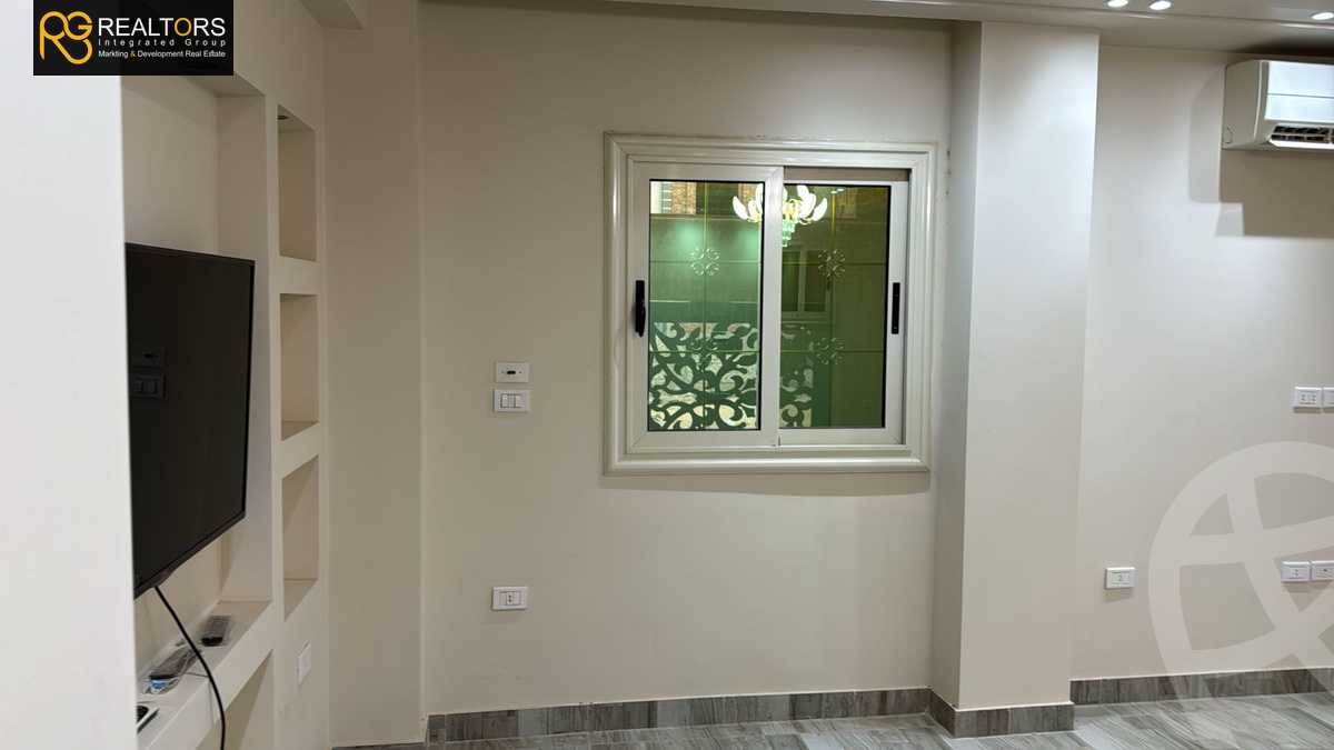 https://aqarmap.com.eg/en/listing/5557562-for-sale-cairo-6th-of-october-el-tawsaat-el-shamalya-hy-2000-qt