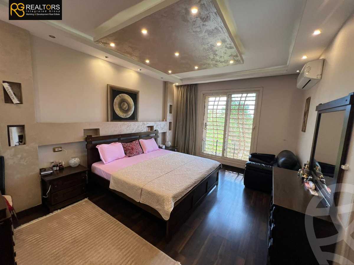 https://aqarmap.com.eg/ar/listing/5583925-for-sale-cairo-el-sheikh-zayed-city-compounds-royal-meadows