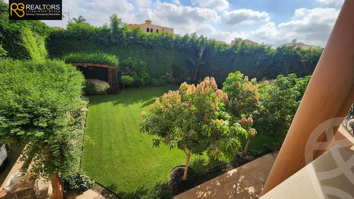 https://aqarmap.com.eg/en/listing/5584256-for-sale-cairo-el-sheikh-zayed-city-compounds-royal-city