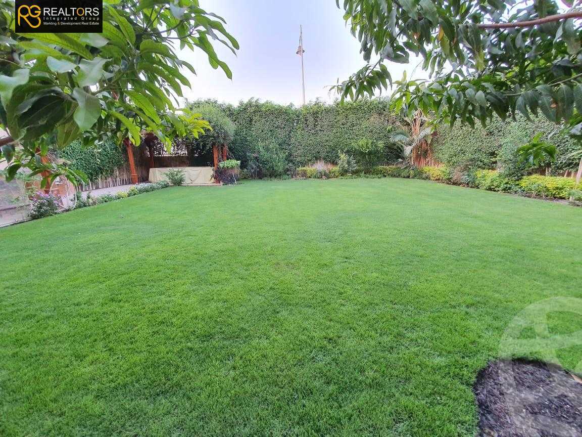 https://aqarmap.com.eg/en/listing/5584256-for-sale-cairo-el-sheikh-zayed-city-compounds-royal-city