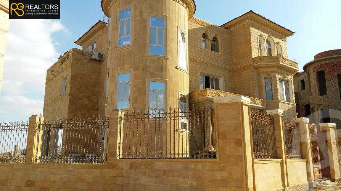 https://aqarmap.com.eg/en/listing/5586389-for-sale-cairo-el-sheikh-zayed-city-compounds-royal-city
