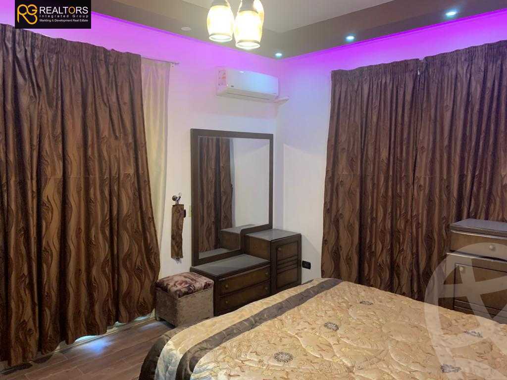 https://aqarmap.com.eg/en/listing/5586506-for-sale-cairo-el-sheikh-zayed-city-compounds-royal-city