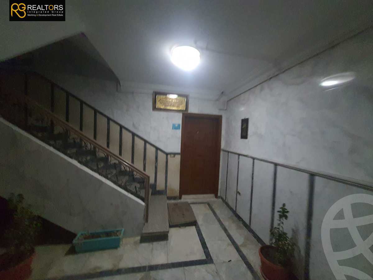 https://aqarmap.com.eg/en/listing/5594441-for-sale-cairo-6th-of-october-el-ahyaa-neighborhood-4th-neighbourhood-1