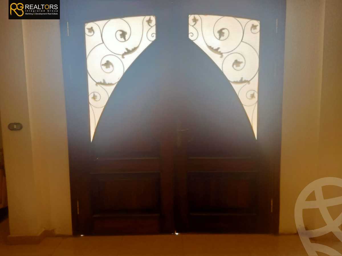 https://aqarmap.com.eg/en/listing/5594458-for-sale-cairo-el-sheikh-zayed-city-compounds-el-yasmeen-compound