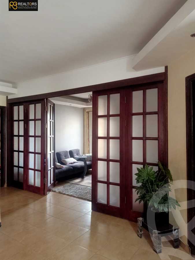 https://aqarmap.com.eg/en/listing/5594458-for-sale-cairo-el-sheikh-zayed-city-compounds-el-yasmeen-compound