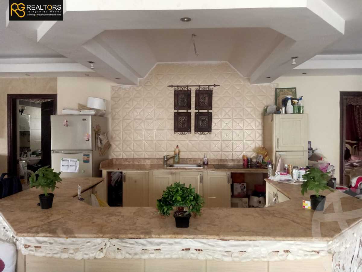 https://aqarmap.com.eg/en/listing/5594458-for-sale-cairo-el-sheikh-zayed-city-compounds-el-yasmeen-compound