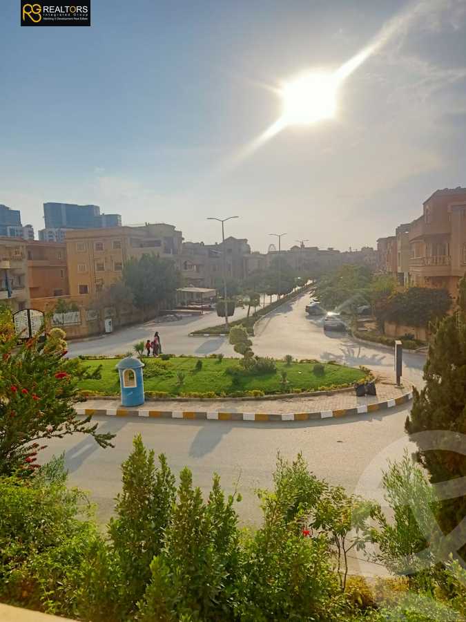 https://aqarmap.com.eg/en/listing/5594458-for-sale-cairo-el-sheikh-zayed-city-compounds-el-yasmeen-compound