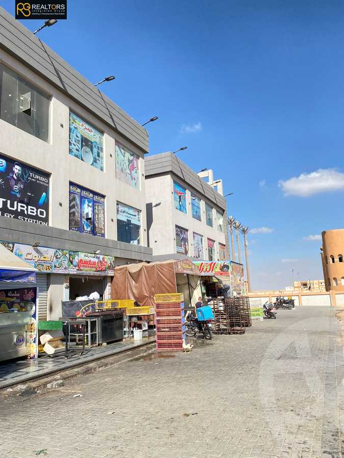 https://aqarmap.com.eg/en/listing/5594750-for-sale-cairo-6th-of-october-compounds-royal-plaza-mall-beyond-holding