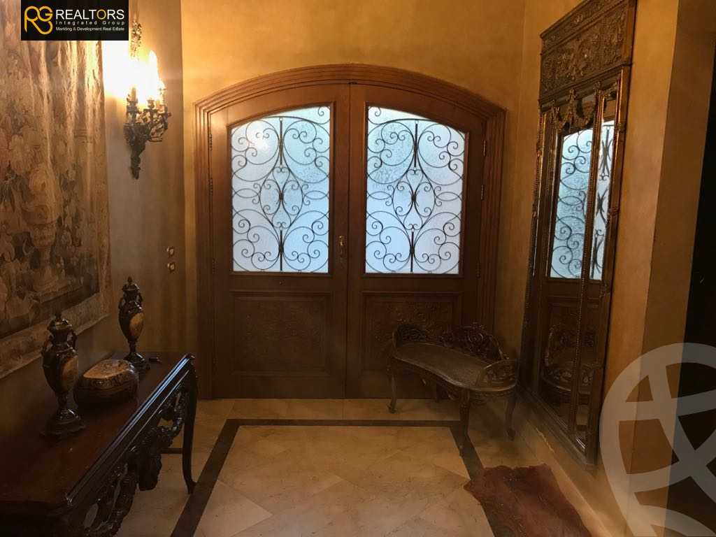 https://aqarmap.com.eg/en/listing/5630618-for-sale-cairo-6th-of-october-compounds-royal-hills