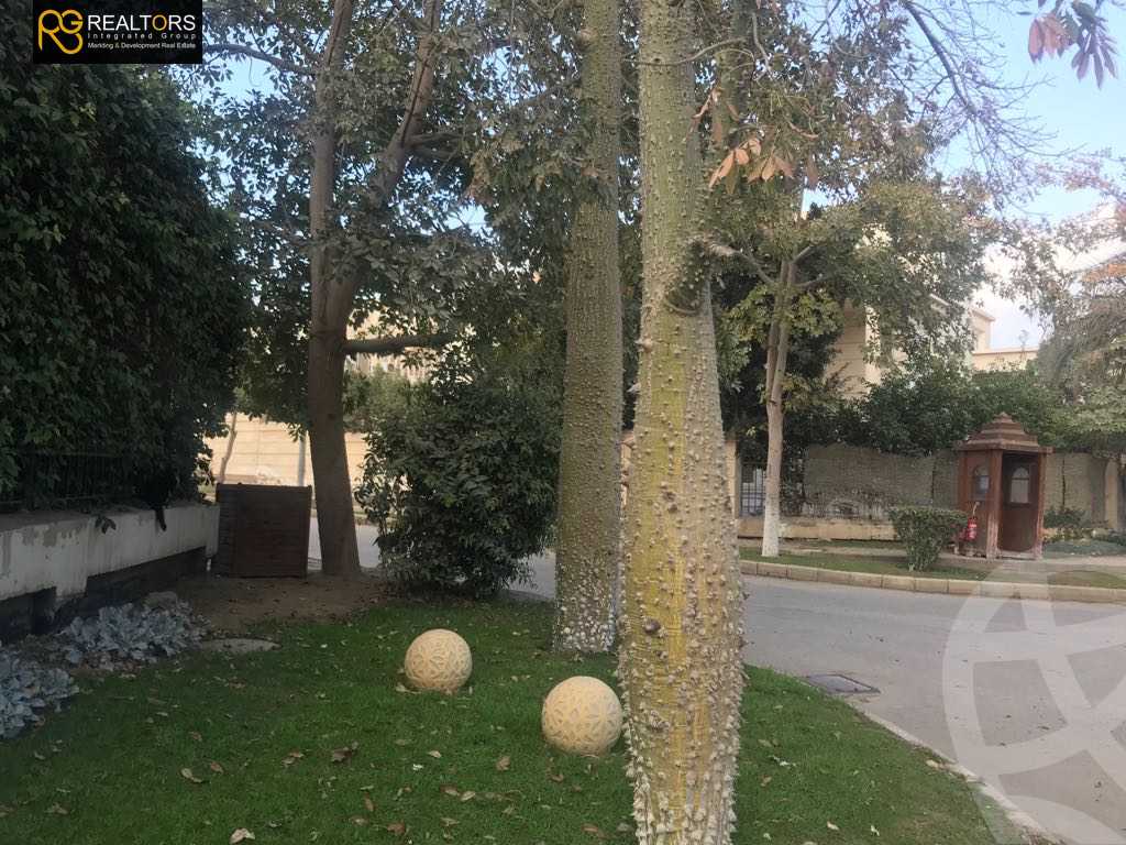 https://aqarmap.com.eg/en/listing/5630618-for-sale-cairo-6th-of-october-compounds-royal-hills