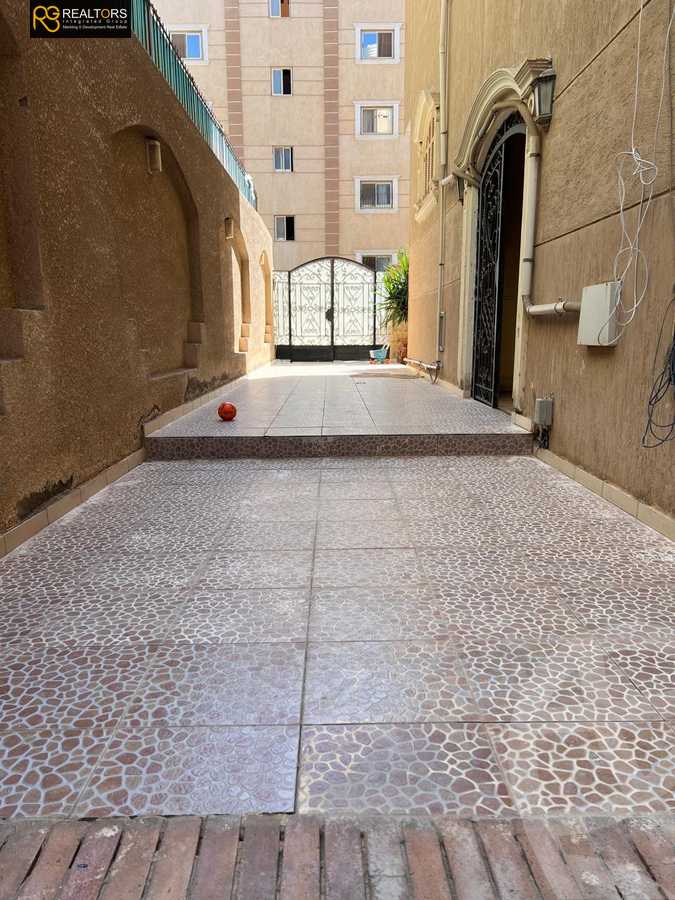 https://aqarmap.com.eg/en/listing/5632929-for-sale-cairo-6th-of-october-el-ahyaa-neighborhood-1st-al-maahad