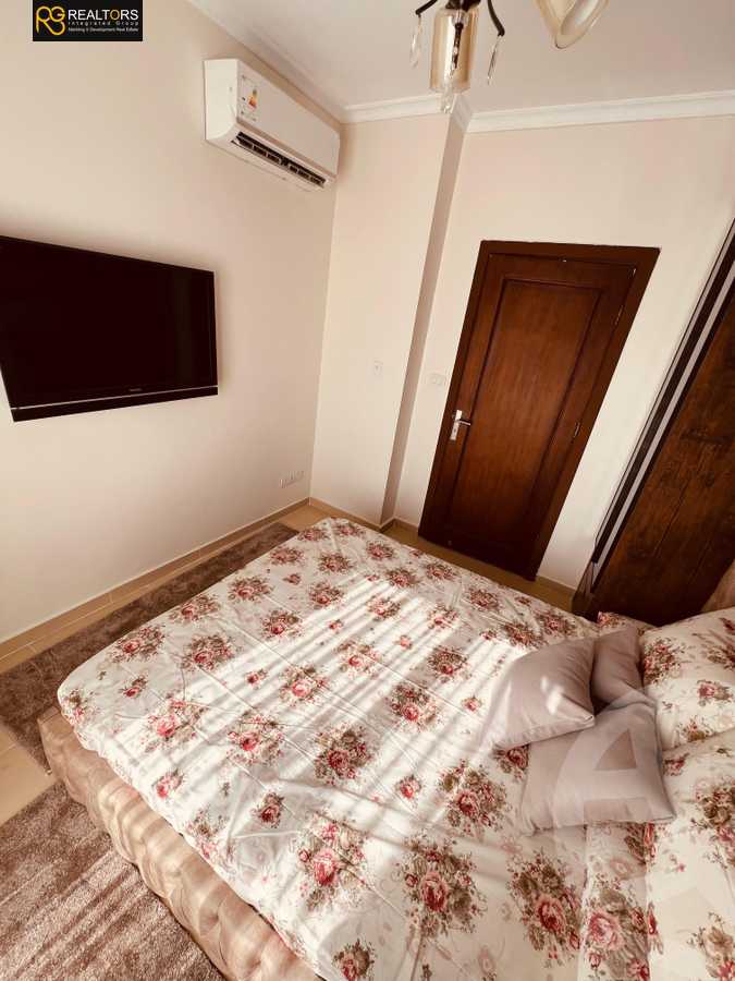https://aqarmap.com.eg/en/listing/5656917-for-sale-cairo-6th-of-october-el-tawsaat-el-shamalya-hy-2000-qt