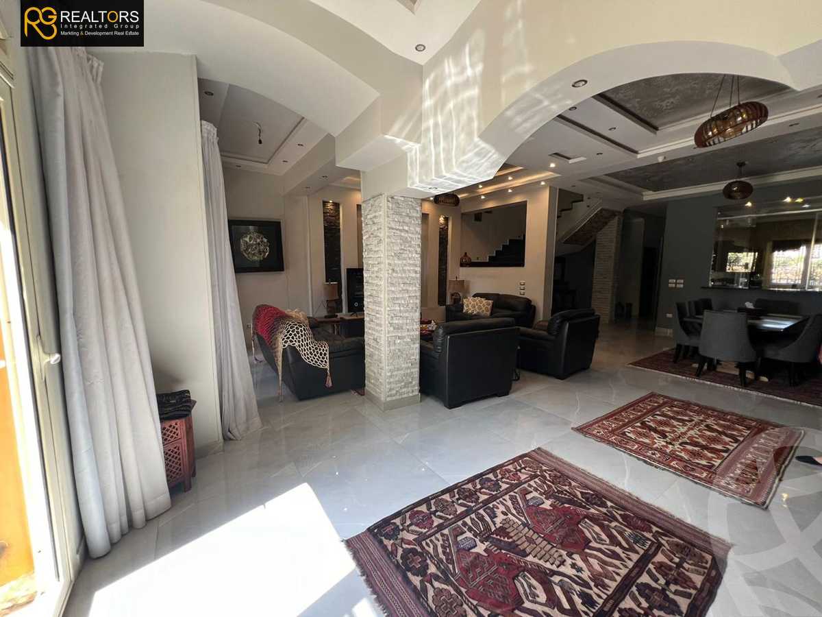 https://aqarmap.com.eg/en/listing/5661406-for-sale-cairo-el-sheikh-zayed-city-compounds-royal-meadows