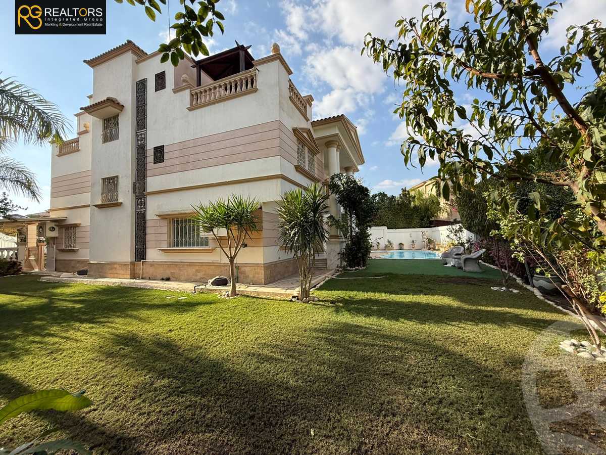 https://aqarmap.com.eg/en/listing/5661813-for-sale-cairo-el-sheikh-zayed-city-compounds-royal-city