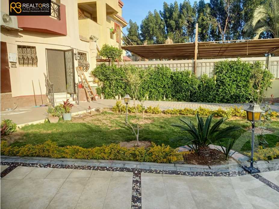 https://aqarmap.com.eg/ar/listing/5674231-for-sale-cairo-6th-of-october-hadaeq-october-kmbwnd-fy-hdyq-ktwbr-hay-el-ashgar