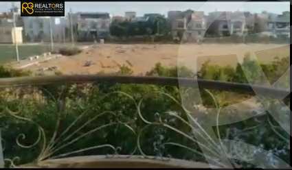 https://aqarmap.com.eg/ar/listing/5677660-for-sale-cairo-el-sheikh-zayed-city-compounds-el-yasmeen-compound