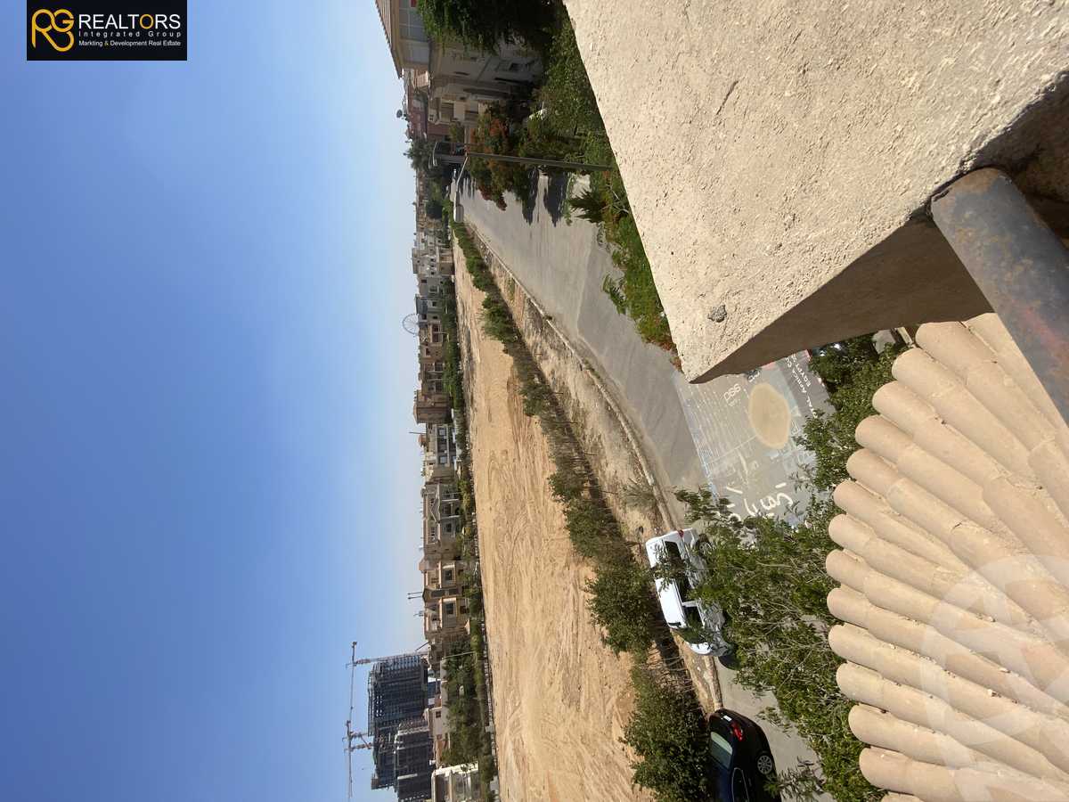 https://aqarmap.com.eg/ar/listing/5677660-for-sale-cairo-el-sheikh-zayed-city-compounds-el-yasmeen-compound