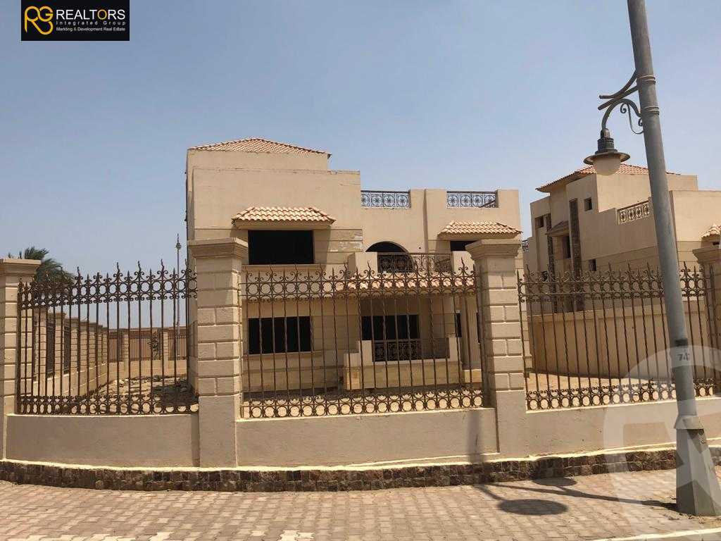 https://aqarmap.com.eg/en/listing/5677675-for-sale-cairo-el-sheikh-zayed-city-compounds-royal-city