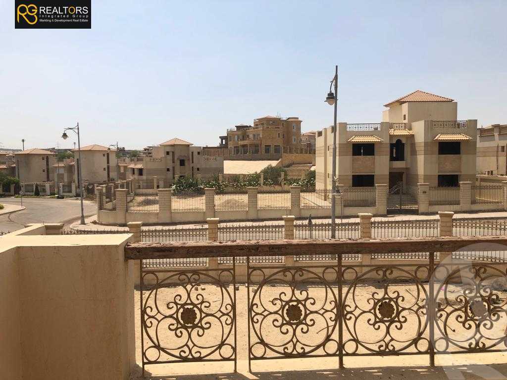 https://aqarmap.com.eg/en/listing/5677675-for-sale-cairo-el-sheikh-zayed-city-compounds-royal-city