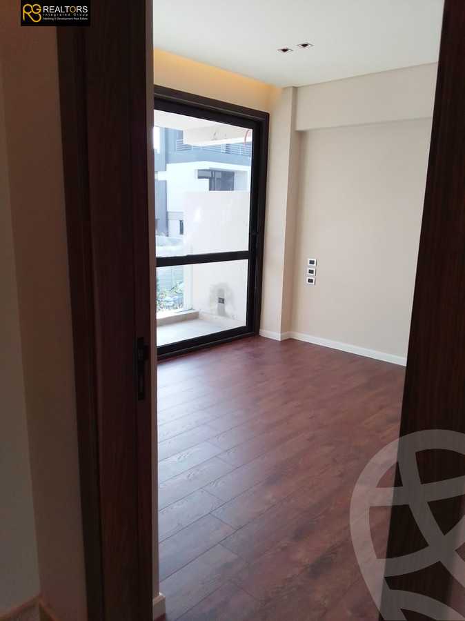https://aqarmap.com.eg/en/listing/5677695-for-sale-cairo-el-sheikh-zayed-city-compounds-el-patio-zahraa