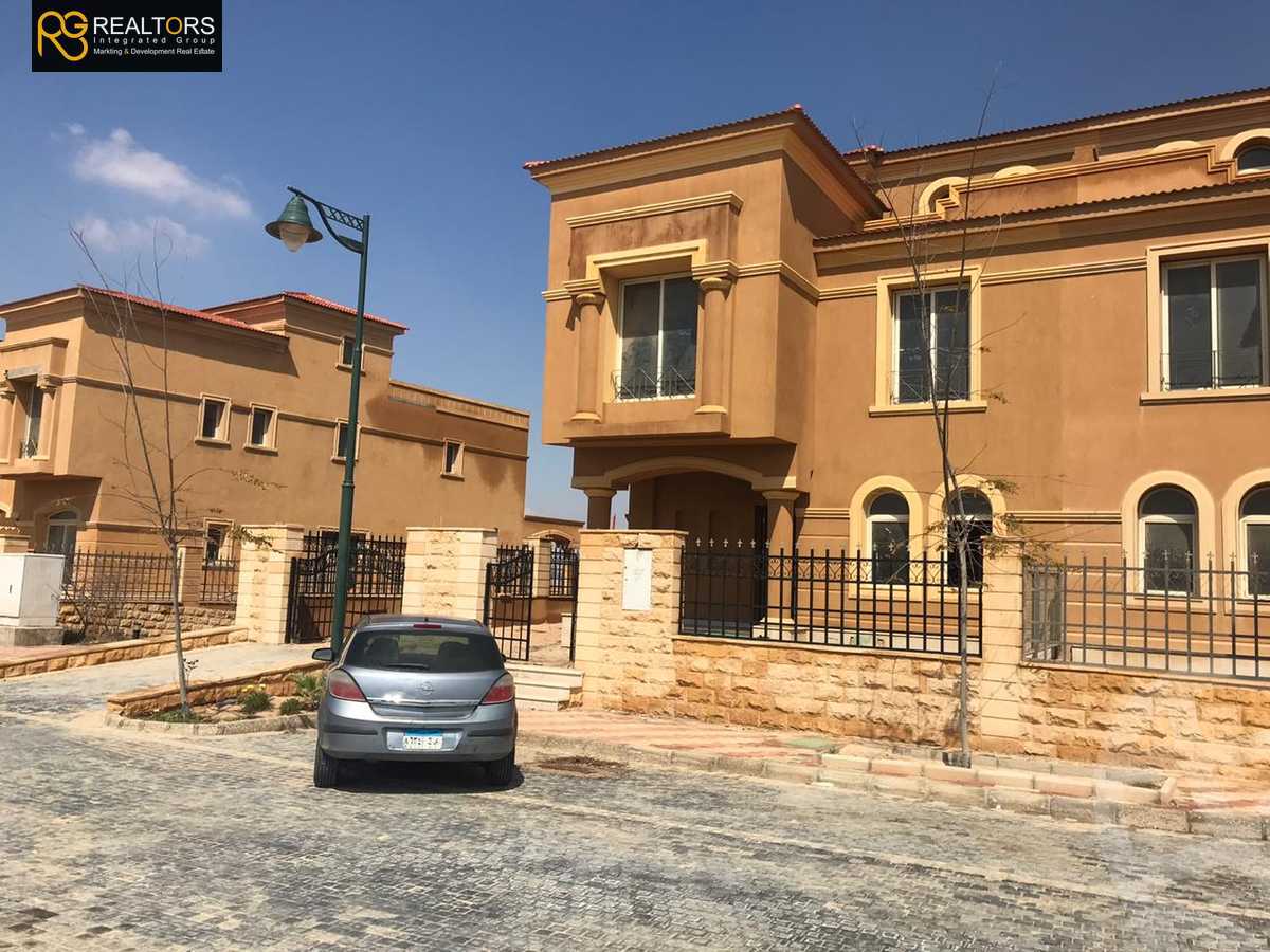https://aqarmap.com.eg/ar/listing/5677707-for-sale-cairo-el-sheikh-zayed-city-compounds-royal-meadows