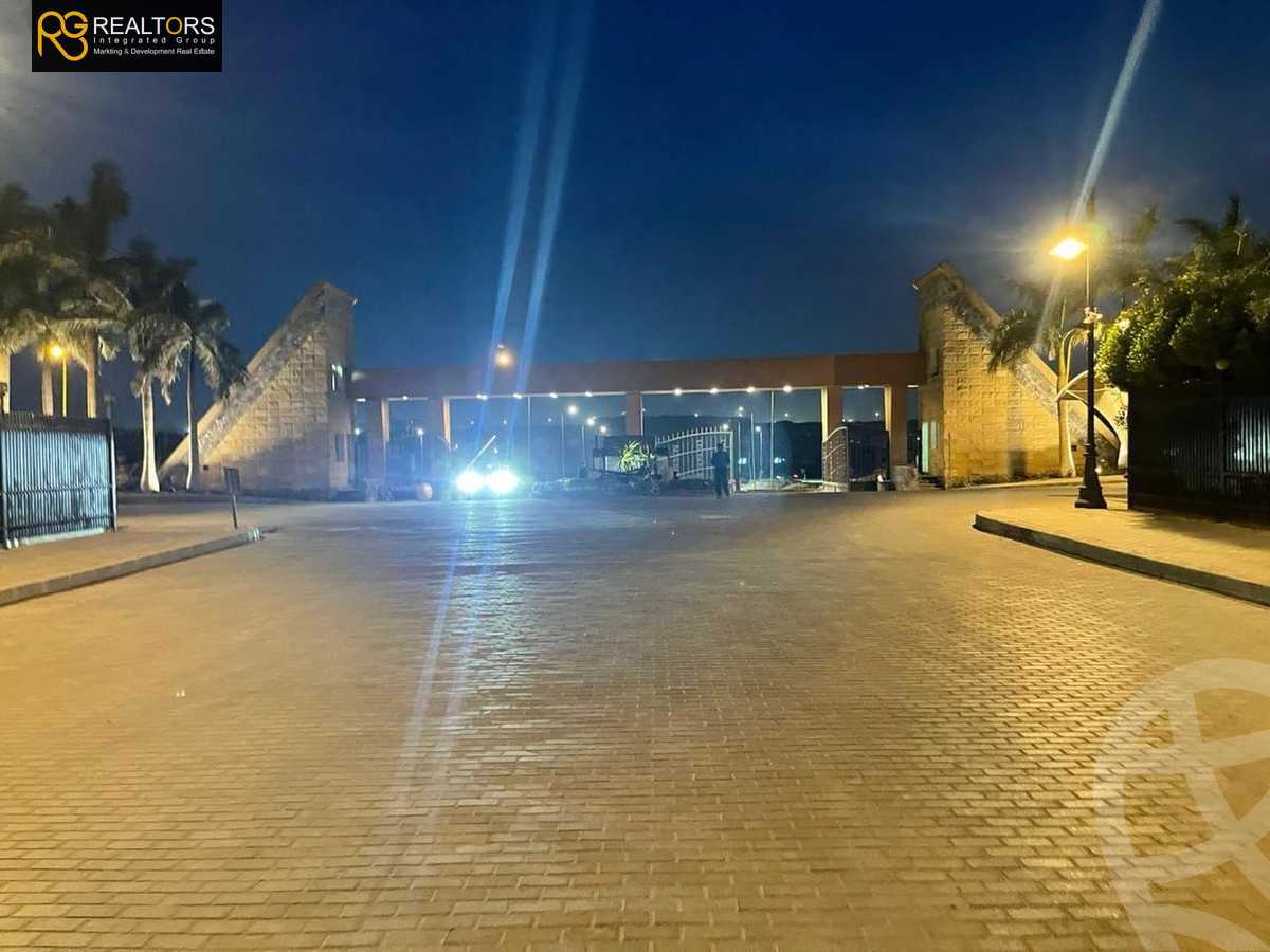 https://aqarmap.com.eg/ar/listing/5677720-for-sale-cairo-6th-of-october-compounds-pyramids-walk