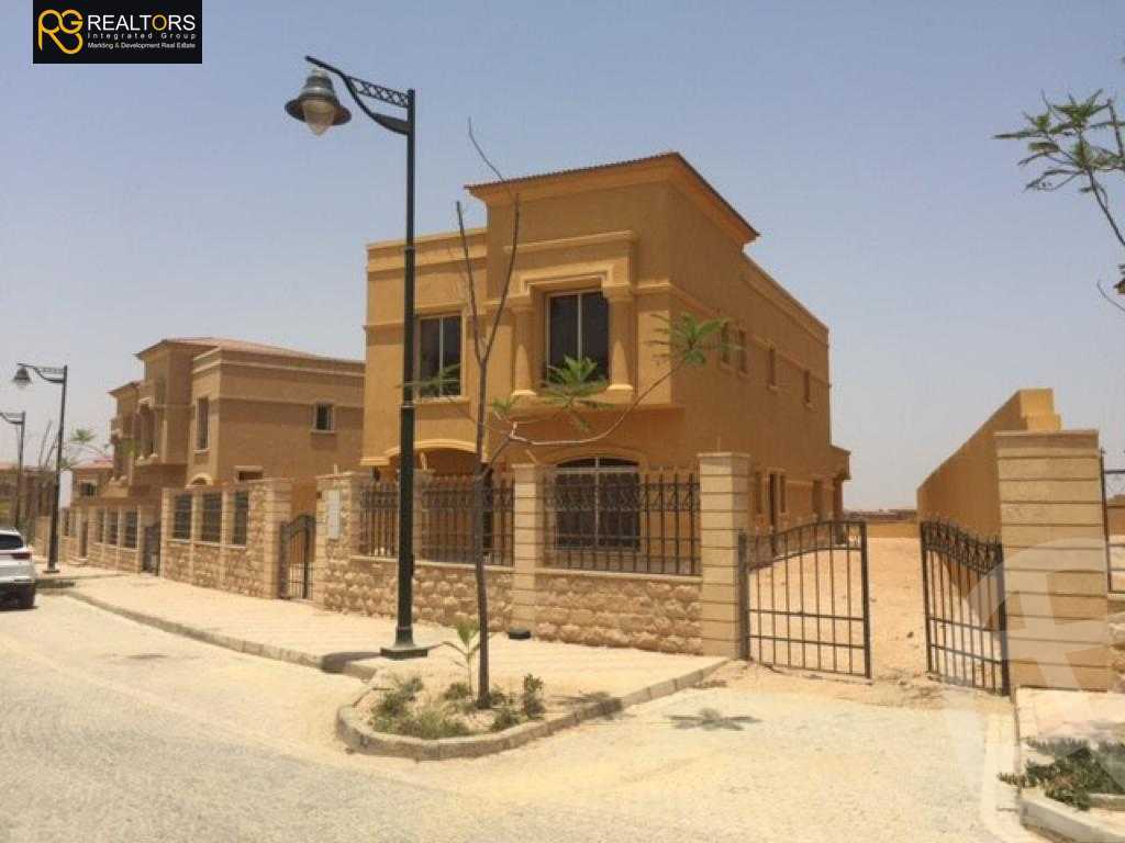 https://aqarmap.com.eg/en/listing/5677778-for-sale-cairo-el-sheikh-zayed-city-compounds-royal-meadows