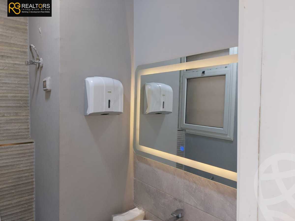 https://aqarmap.com.eg/ar/listing/5677775-for-rent-cairo-6th-of-october-compounds-the-crown