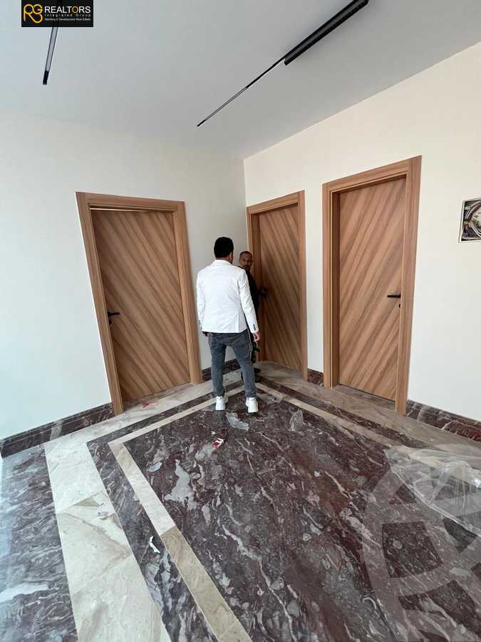 https://aqarmap.com.eg/ar/listing/5677797-for-sale-cairo-6th-of-october-compounds-l-fyd-lbstn