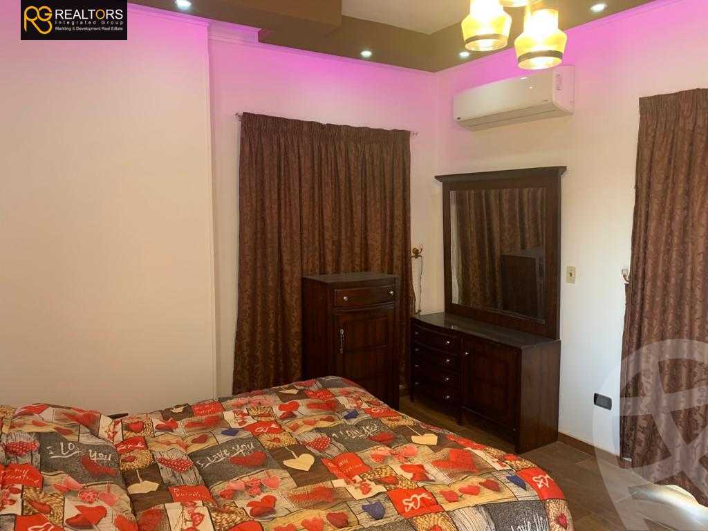 https://aqarmap.com.eg/ar/listing/5677829-for-sale-cairo-el-sheikh-zayed-city-compounds-royal-city