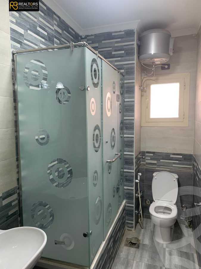 https://aqarmap.com.eg/ar/listing/5677829-for-sale-cairo-el-sheikh-zayed-city-compounds-royal-city