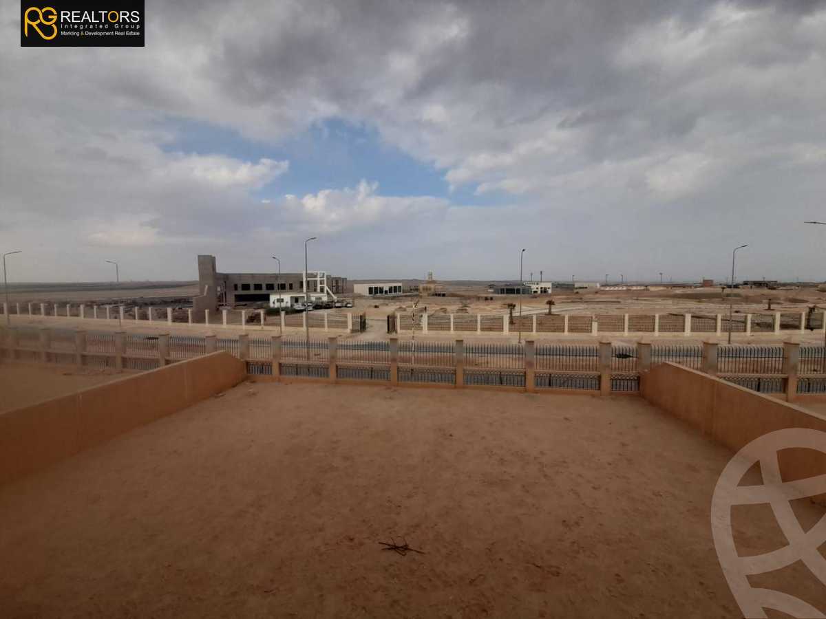 https://aqarmap.com.eg/en/listing/5677971-for-sale-cairo-el-sheikh-zayed-city-compounds-royal-meadows