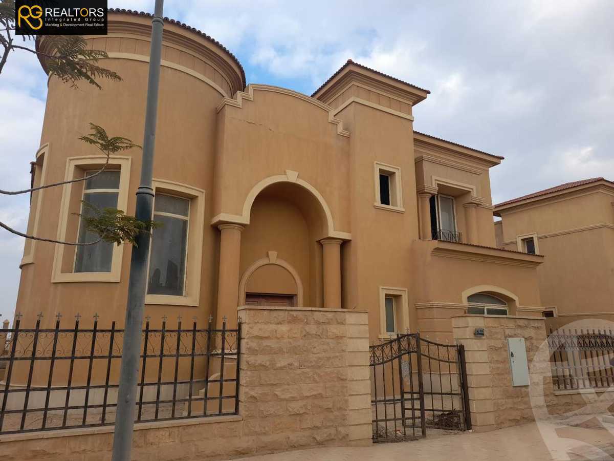 https://aqarmap.com.eg/en/listing/5677971-for-sale-cairo-el-sheikh-zayed-city-compounds-royal-meadows